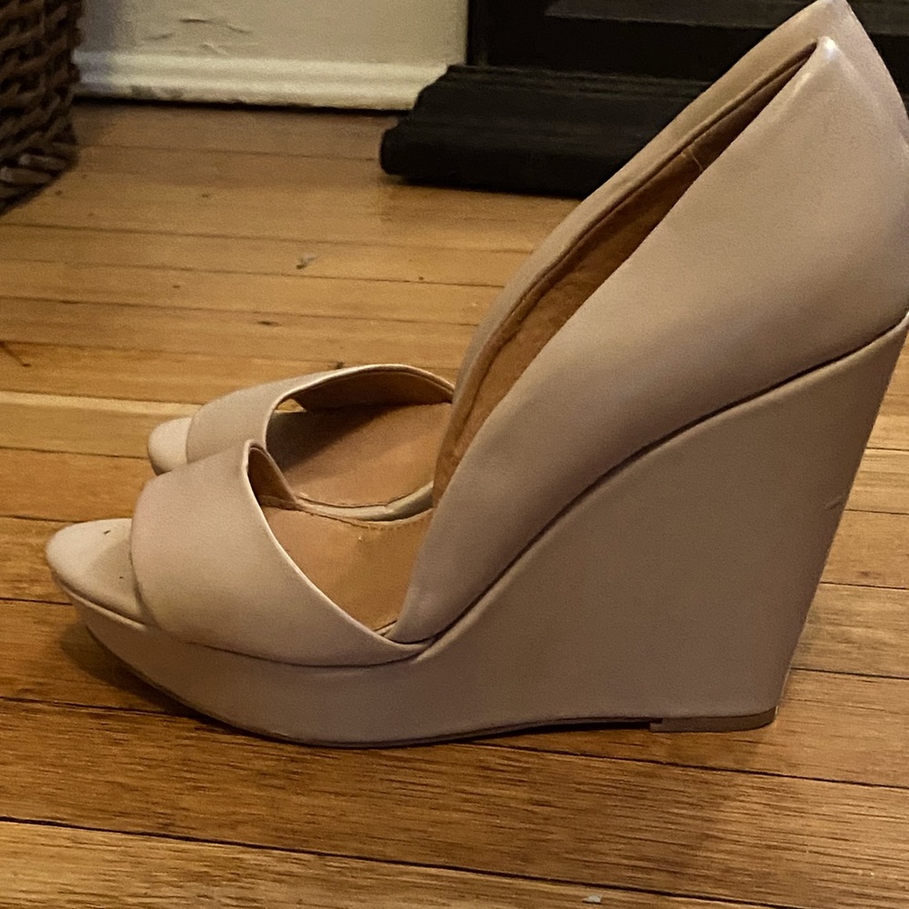 Cream wedges